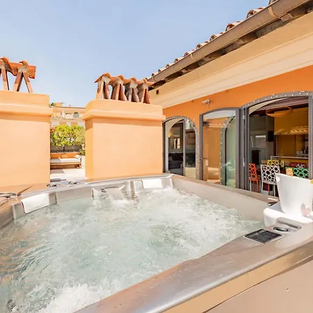 Lägenhet Mrbrown Luxury Terrace With Pool Rom
